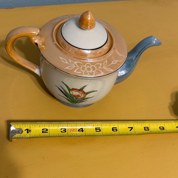 Vintage Porcelain Floral Teapot Gold Trim With Lid - Made In Japan - Picture 9 of 9